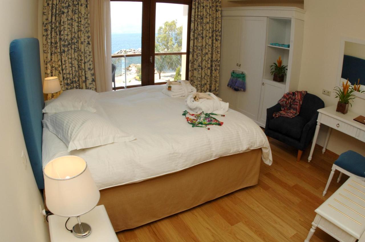 Valis Resort Hotel Volos Eksteriør billede A bedroom at the Hotel del Coronado